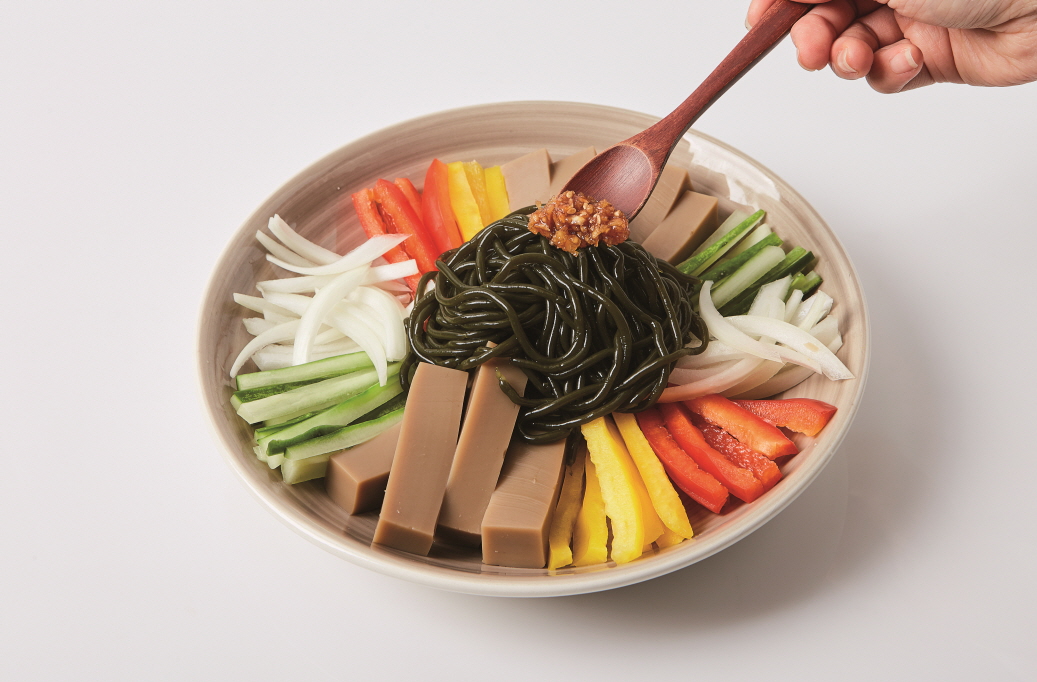 해조비빔국수 5단계 조리 모습